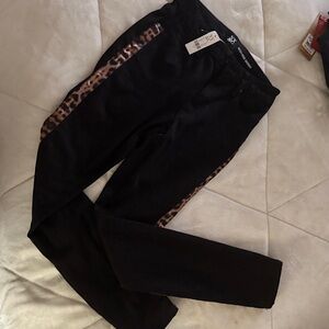 NWT NY&C Black Jeans with Leopard Print Detail SZ 0
